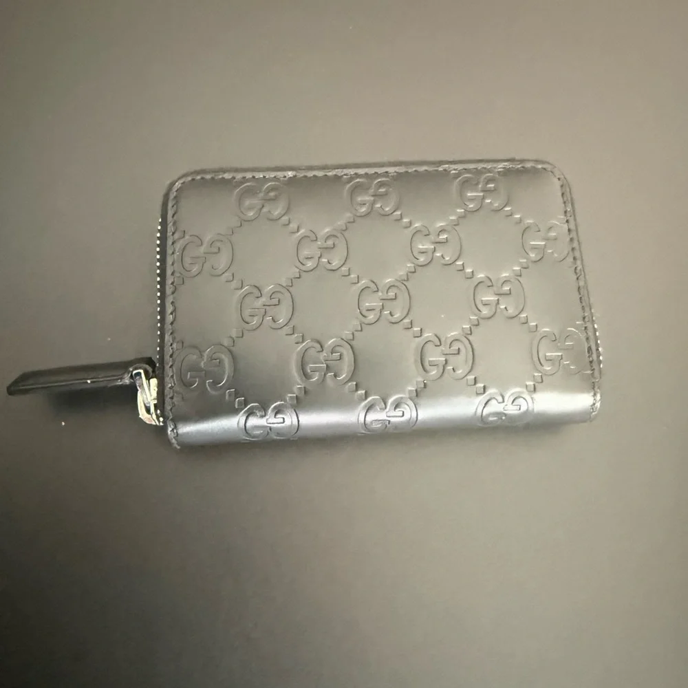 Gucci Black Embossed GG Zip Pouch - Picture 1 of 5